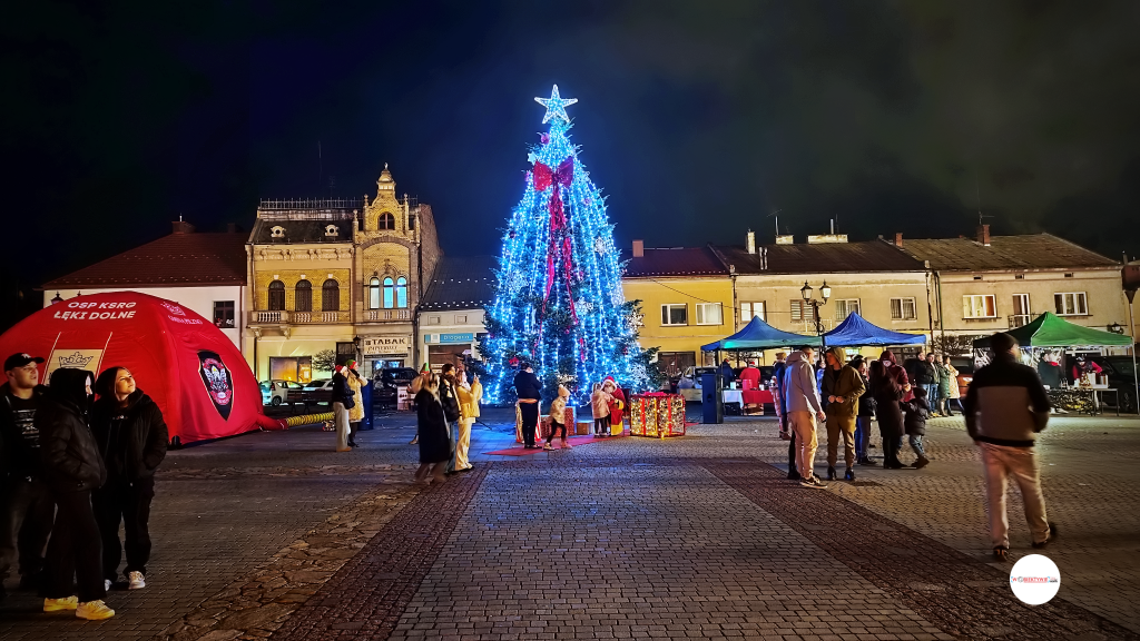 Rynek w Pilźnie rozbłysnął świątecznym światłem
